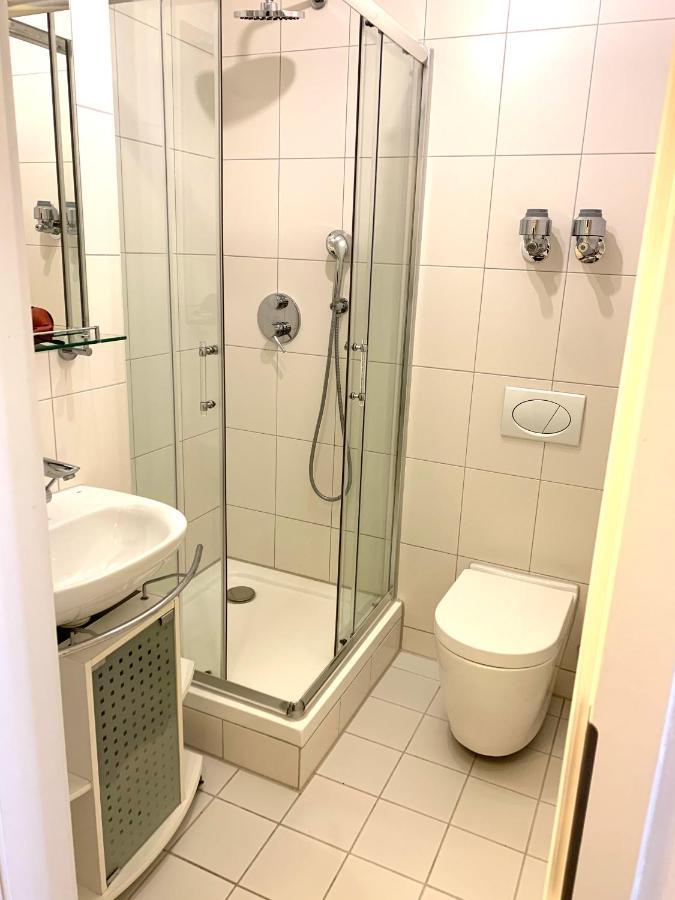 Cozy Flat , Near University , Wifi&Free Parking Ratisbona Exterior foto